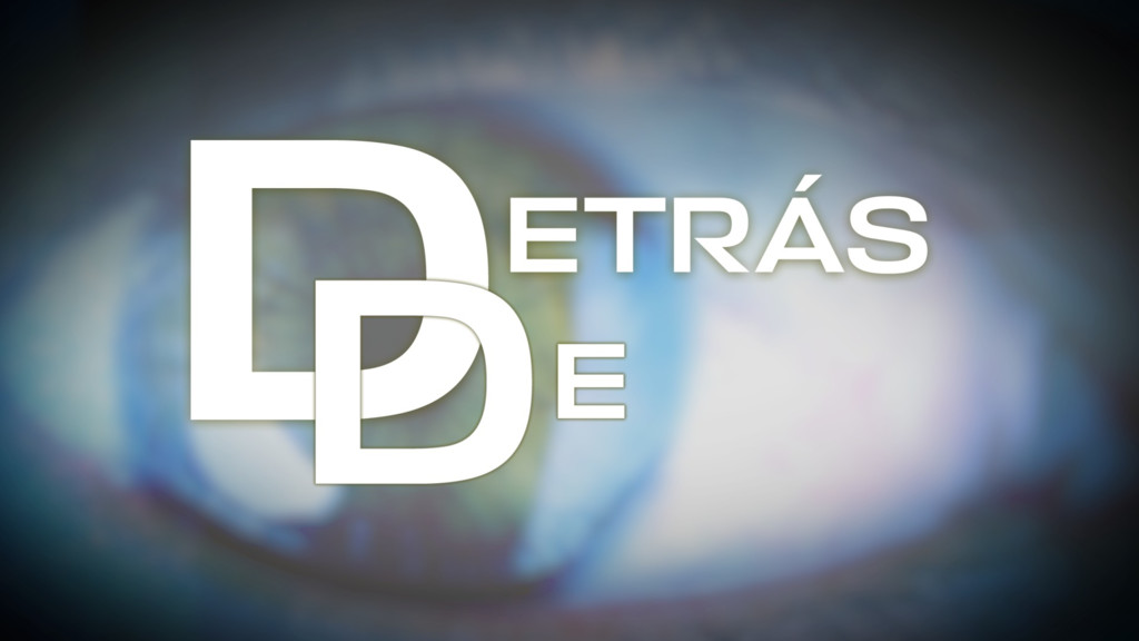 Detrás de