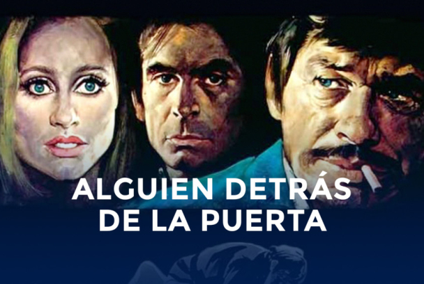 Alguien detrás de la puerta