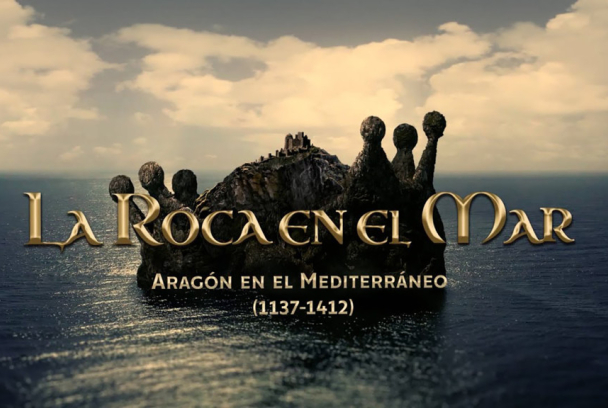 La roca en el mar