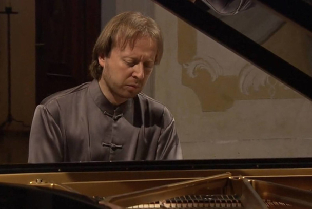 Prosseda interpreta Mozart, Schubert y Chopin