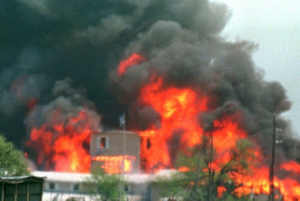 Waco: El asedio más largo