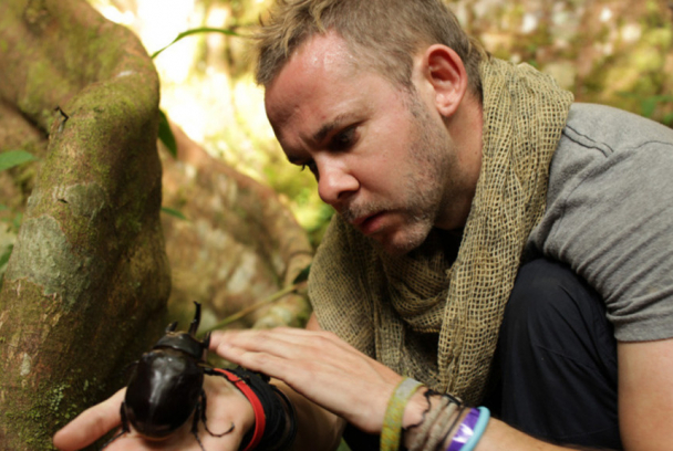 Buscando bichos con Dominic Monaghan