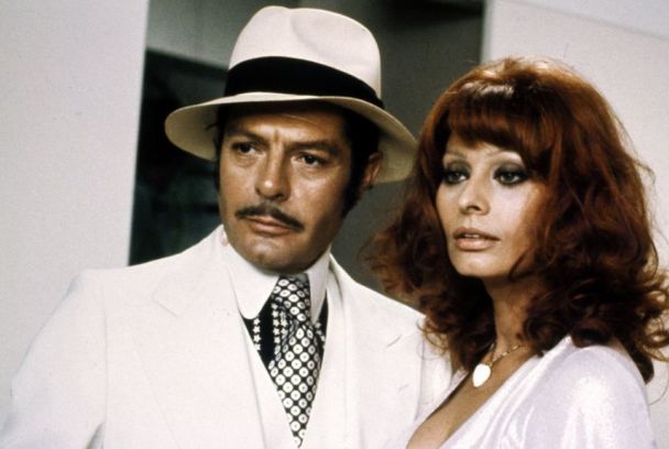 Pupa, Charlie y su gorila