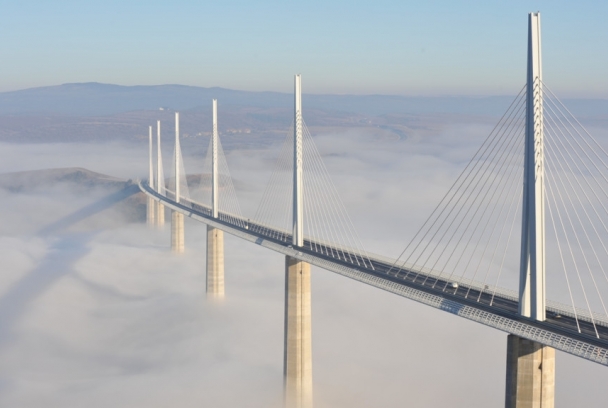 Viaducto de Millau: un puente en el cielo