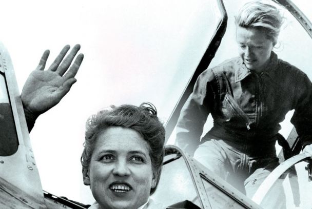 Ala contra ala: mujeres supersónicas