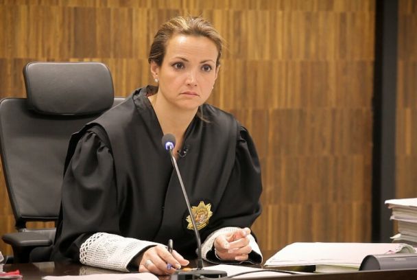 Sense ficció