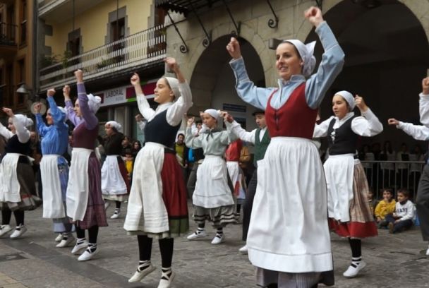 X Urte Hamaika Lagun