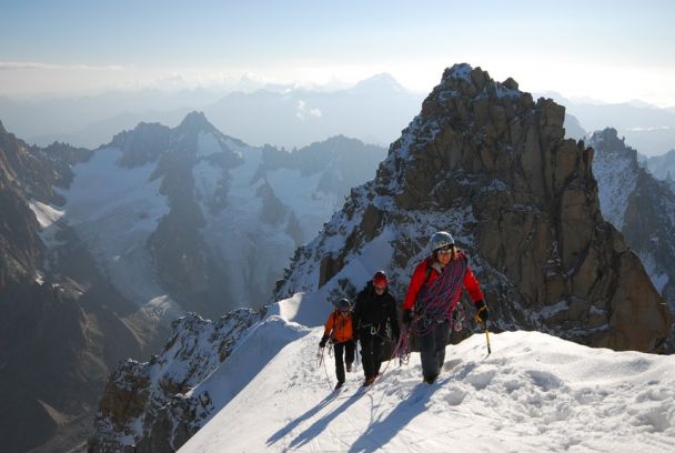 Más allá de las cumbres