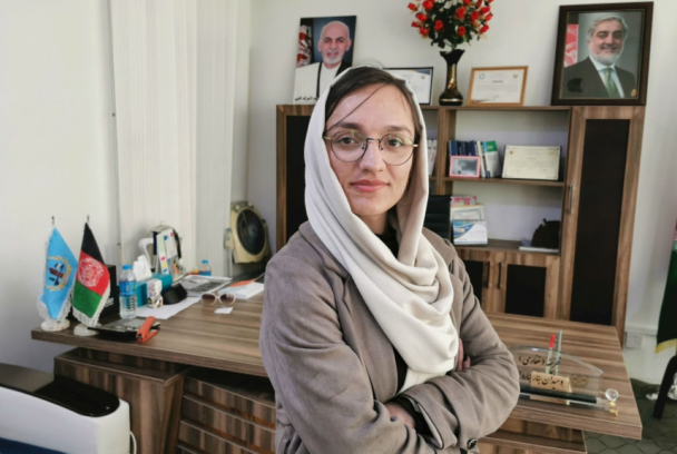 Afganistán: mujer/ alcaldesa y combatiente