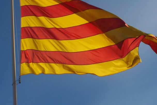 Katalunia: Albistegi berezia