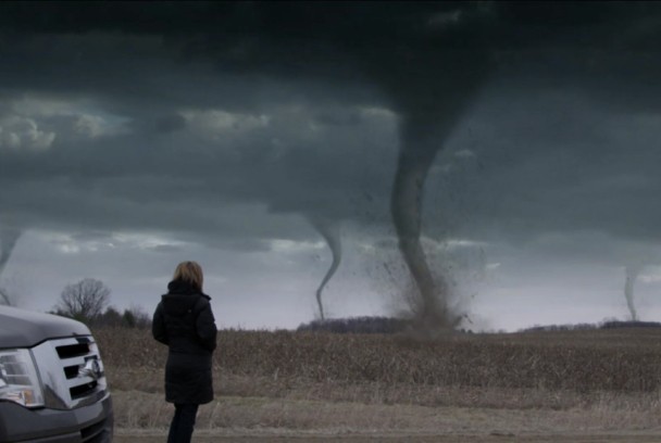 Dentro del tornado gigante