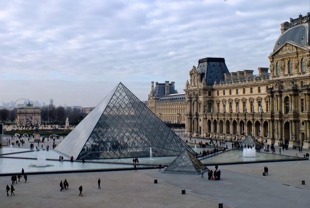 El Louvre, un museo faraónico