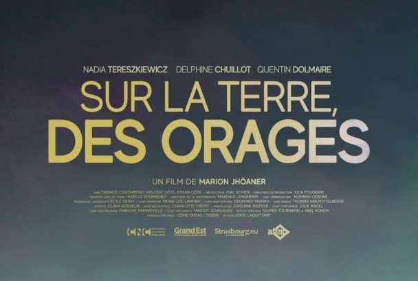 Sur la terre, des orages