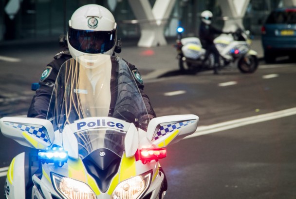 Policías en moto