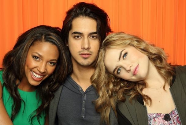 thumbnail image 2 of TWISTED TEA BAG N BOX - Crescent Crown 2 of 12